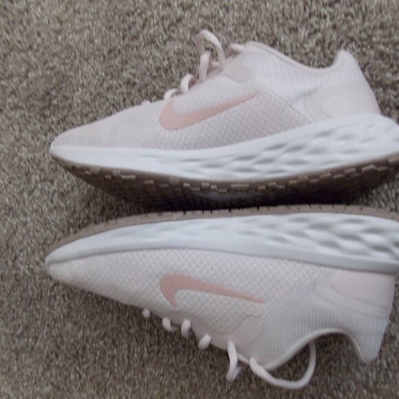 Nike Revolution 6 Next Nature Women's Road Running Shoe Size 6 - Picture 6 of 11